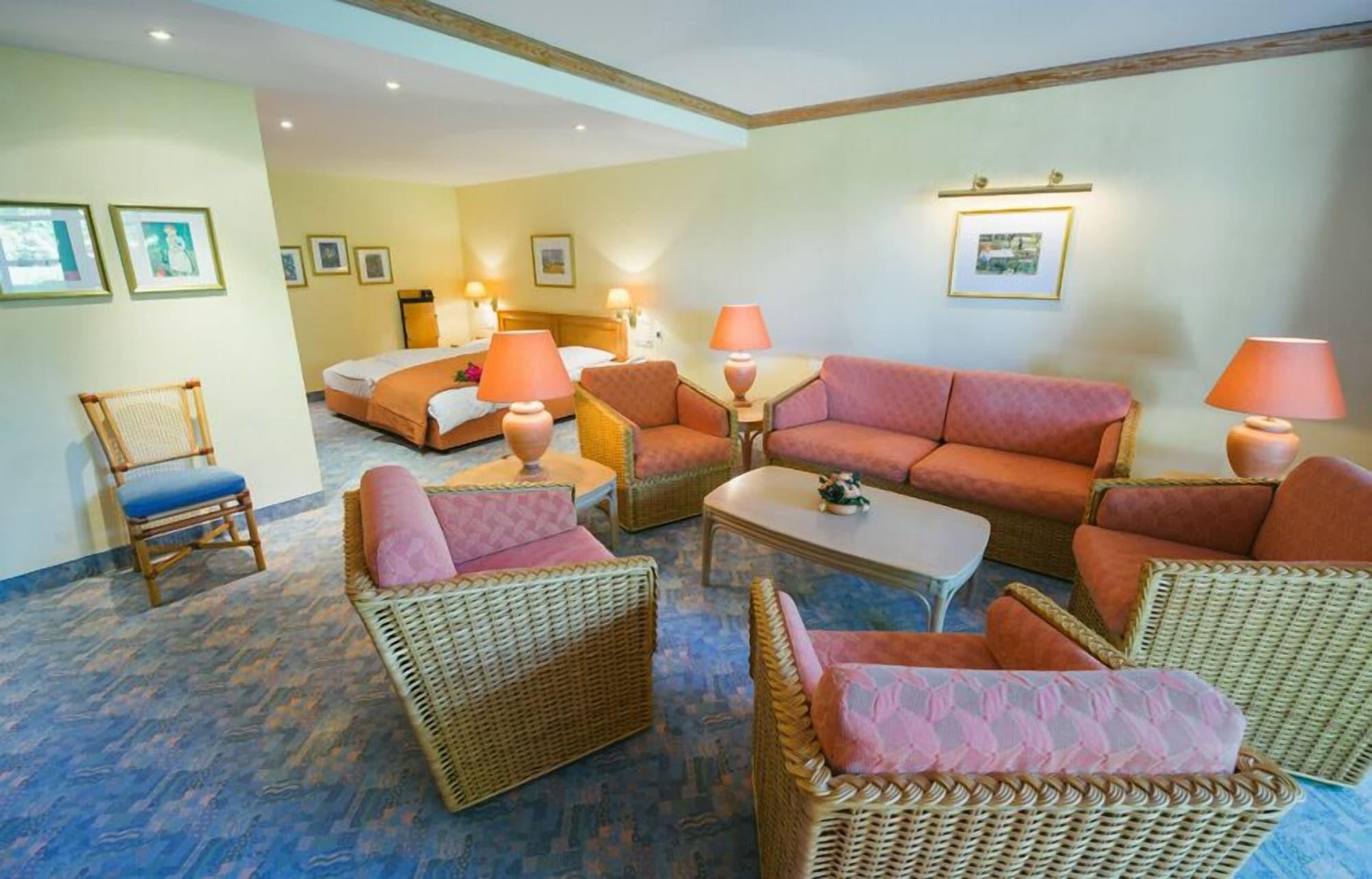 Hotel Landhaus Hoepen Schneverdingen Esterno foto